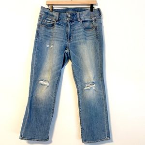 American Eagle artist crop distressed Jean. Size 12.